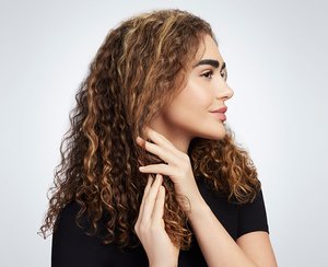 Say Goodbye to Winter Dry Hair_Essential Care Tips